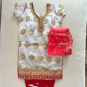 Size 28 Child Punjabi Suit Never Worn